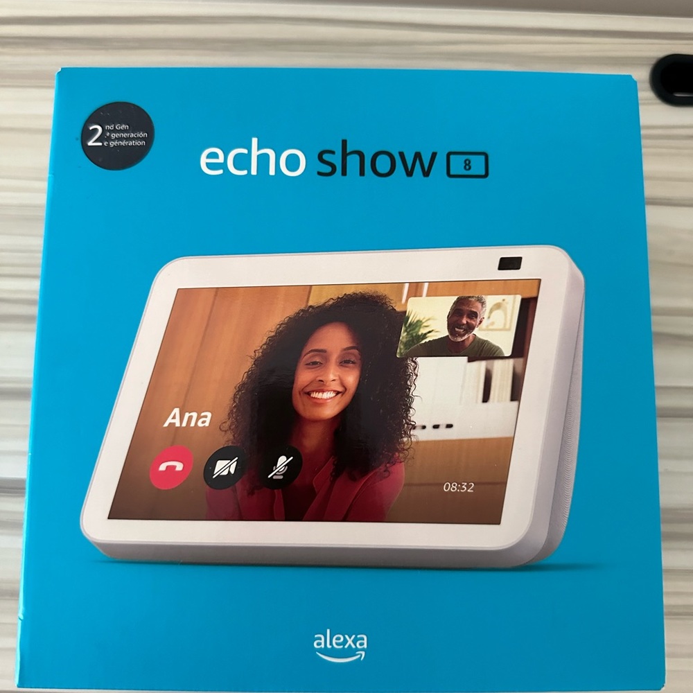 Echo Show 8 (2nd Gen)HD smart display w/Alexa and 13 MP camera Glacier White NEW
